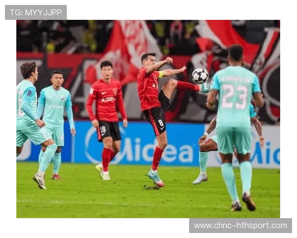 上海海港亚冠悬念重重,柔佛主场气氛如火如荼